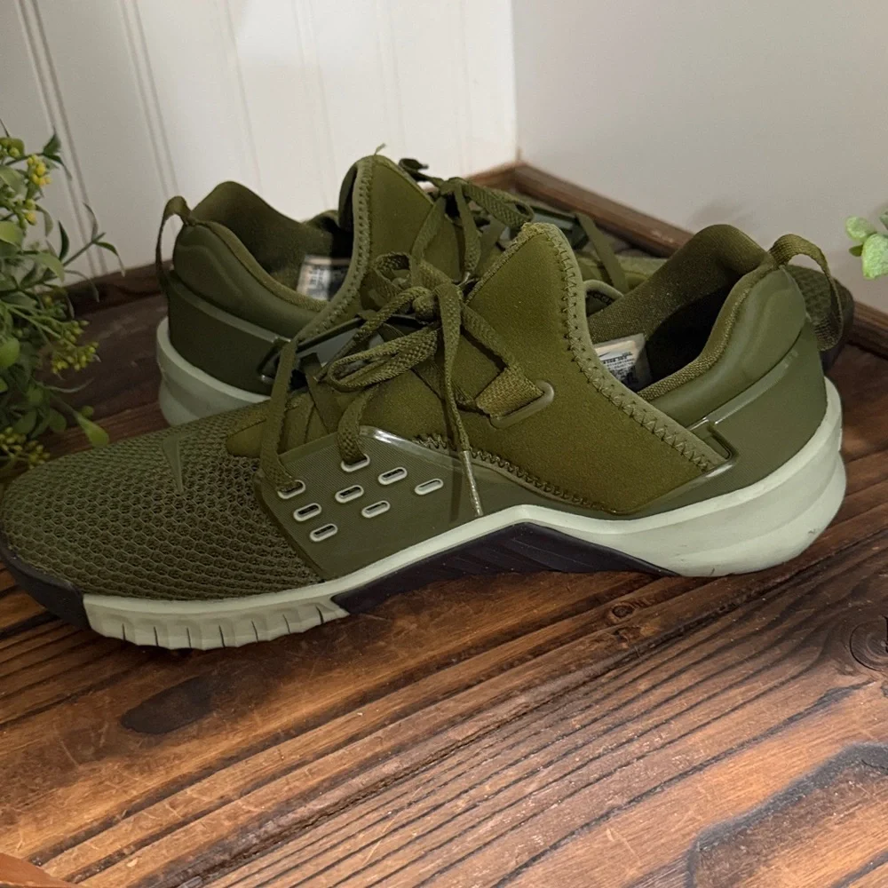 Like New Nike Free x Metcon 2 athletic training shoes